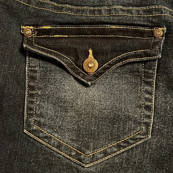 Venus Bermuda shorts- size 14 - Picture 5 of 7